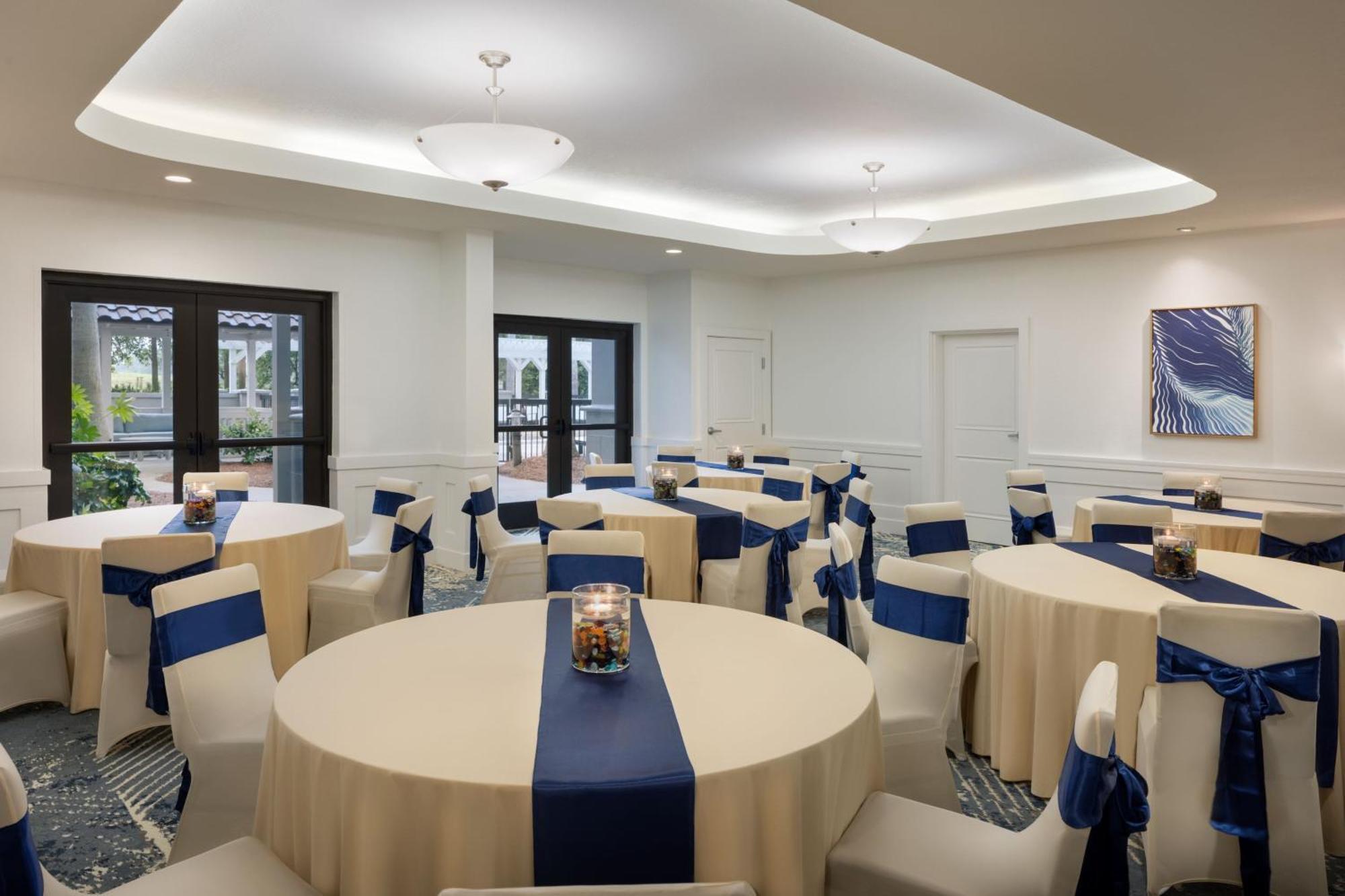 Courtyard By Marriott Sandestin At Grand Boulevard Мирамар Бийч Екстериор снимка
