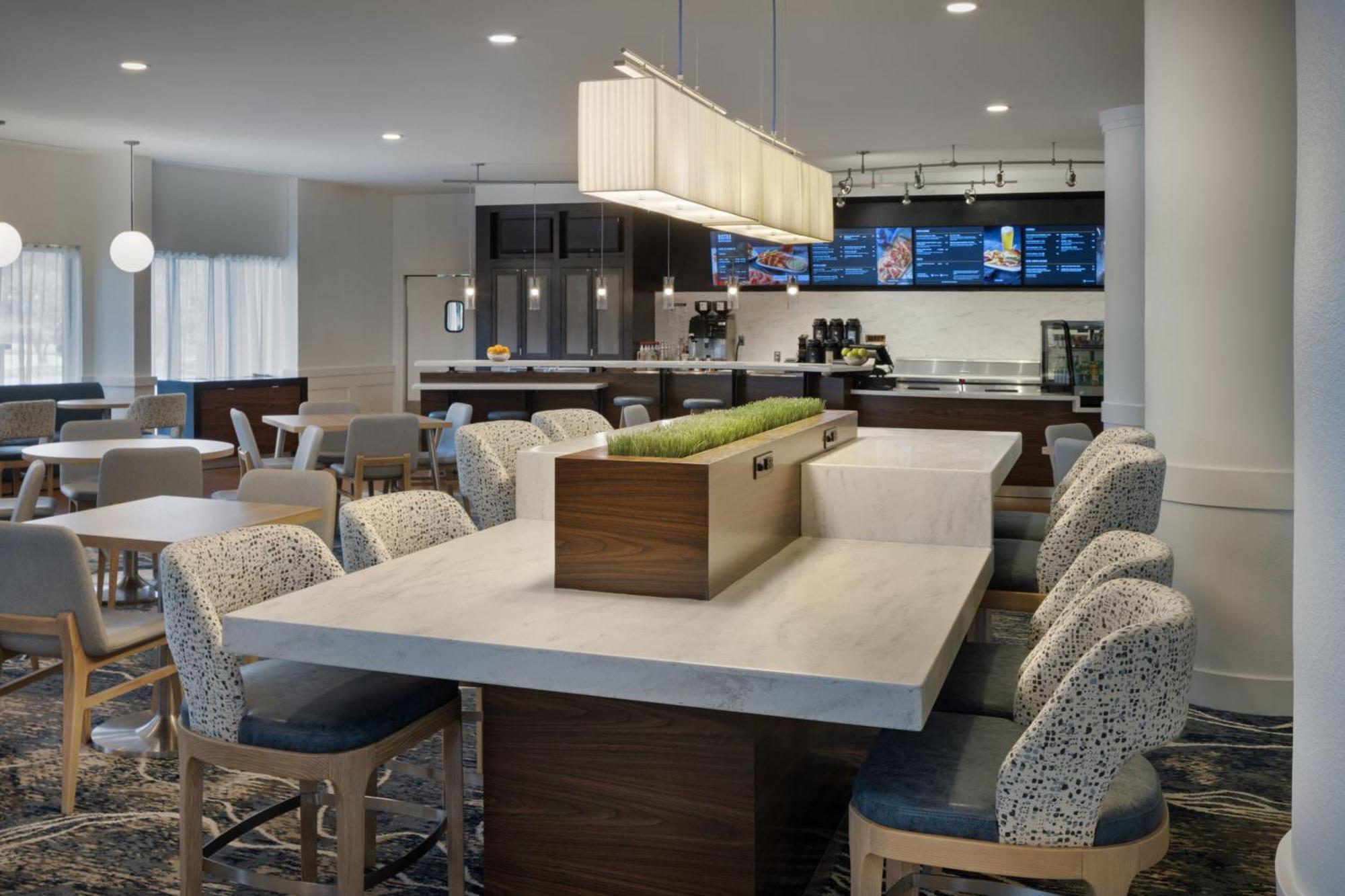 Courtyard By Marriott Sandestin At Grand Boulevard Мирамар Бийч Екстериор снимка