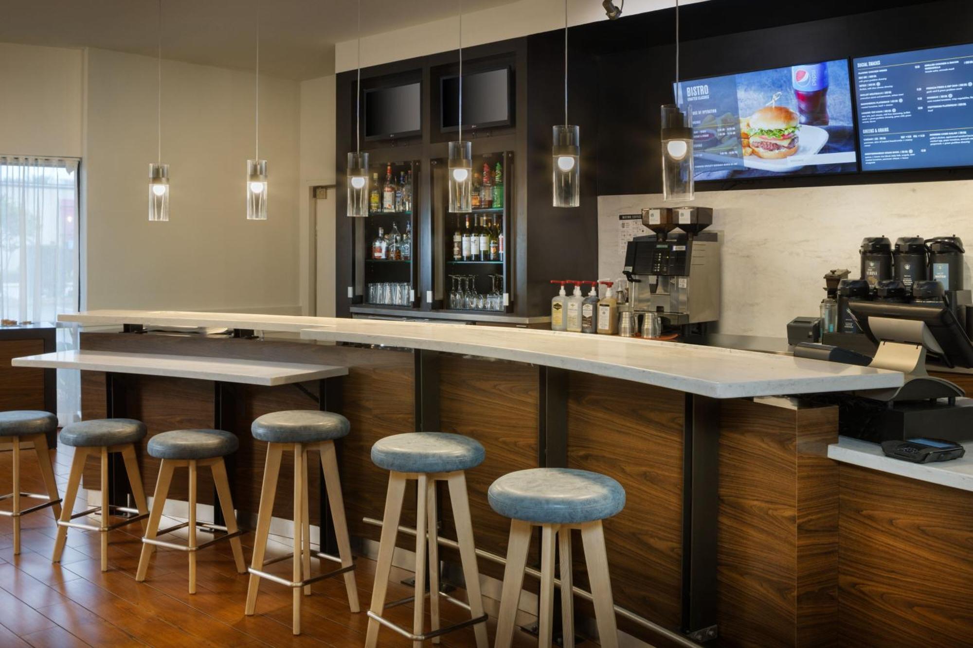 Courtyard By Marriott Sandestin At Grand Boulevard Мирамар Бийч Екстериор снимка