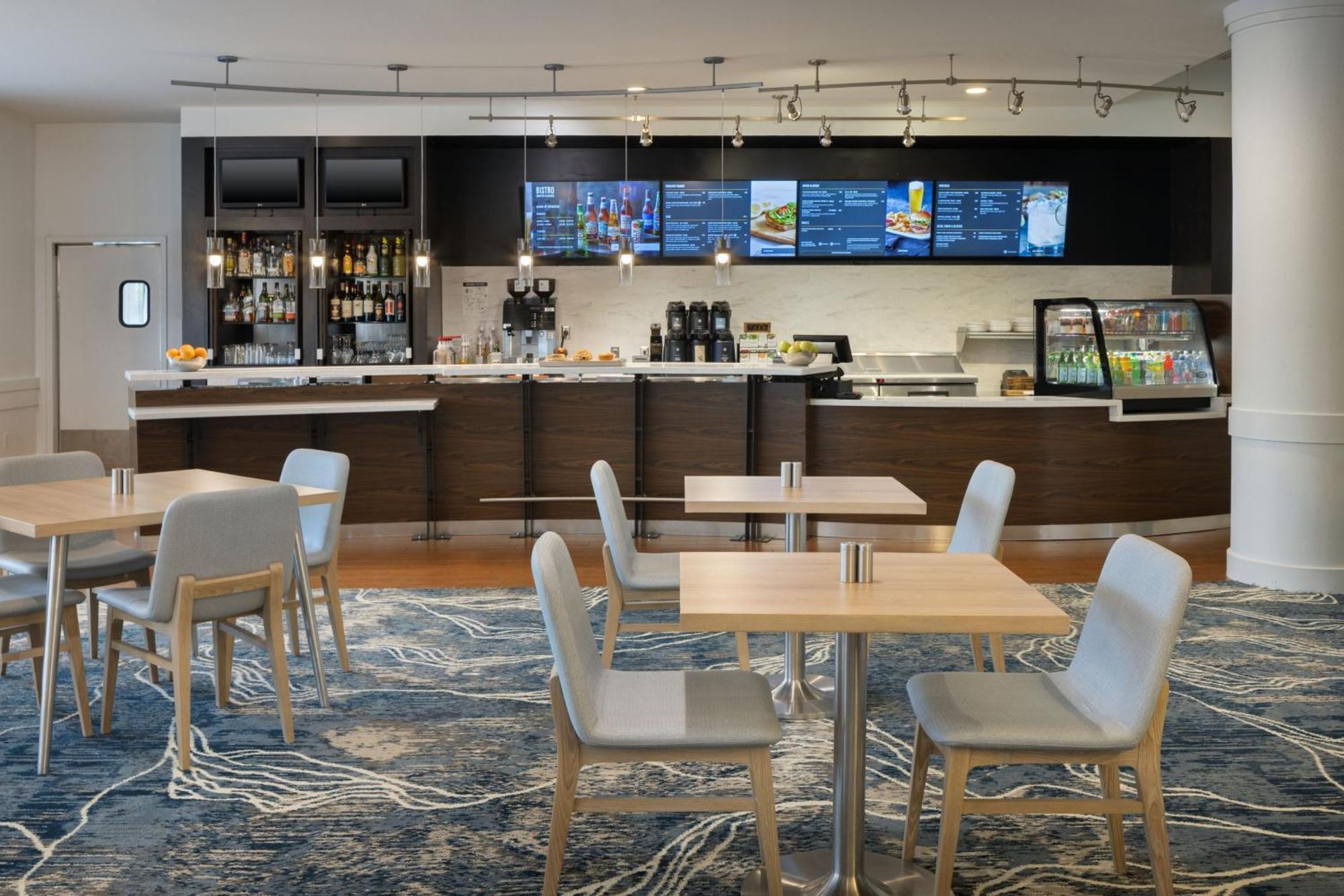 Courtyard By Marriott Sandestin At Grand Boulevard Мирамар Бийч Екстериор снимка