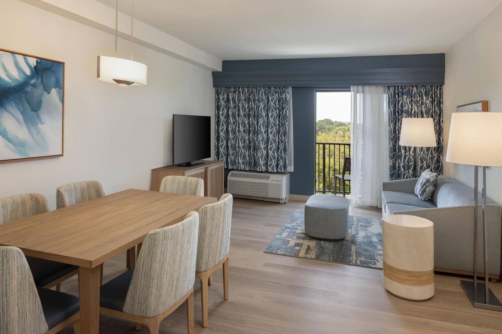 Courtyard By Marriott Sandestin At Grand Boulevard Мирамар Бийч Екстериор снимка