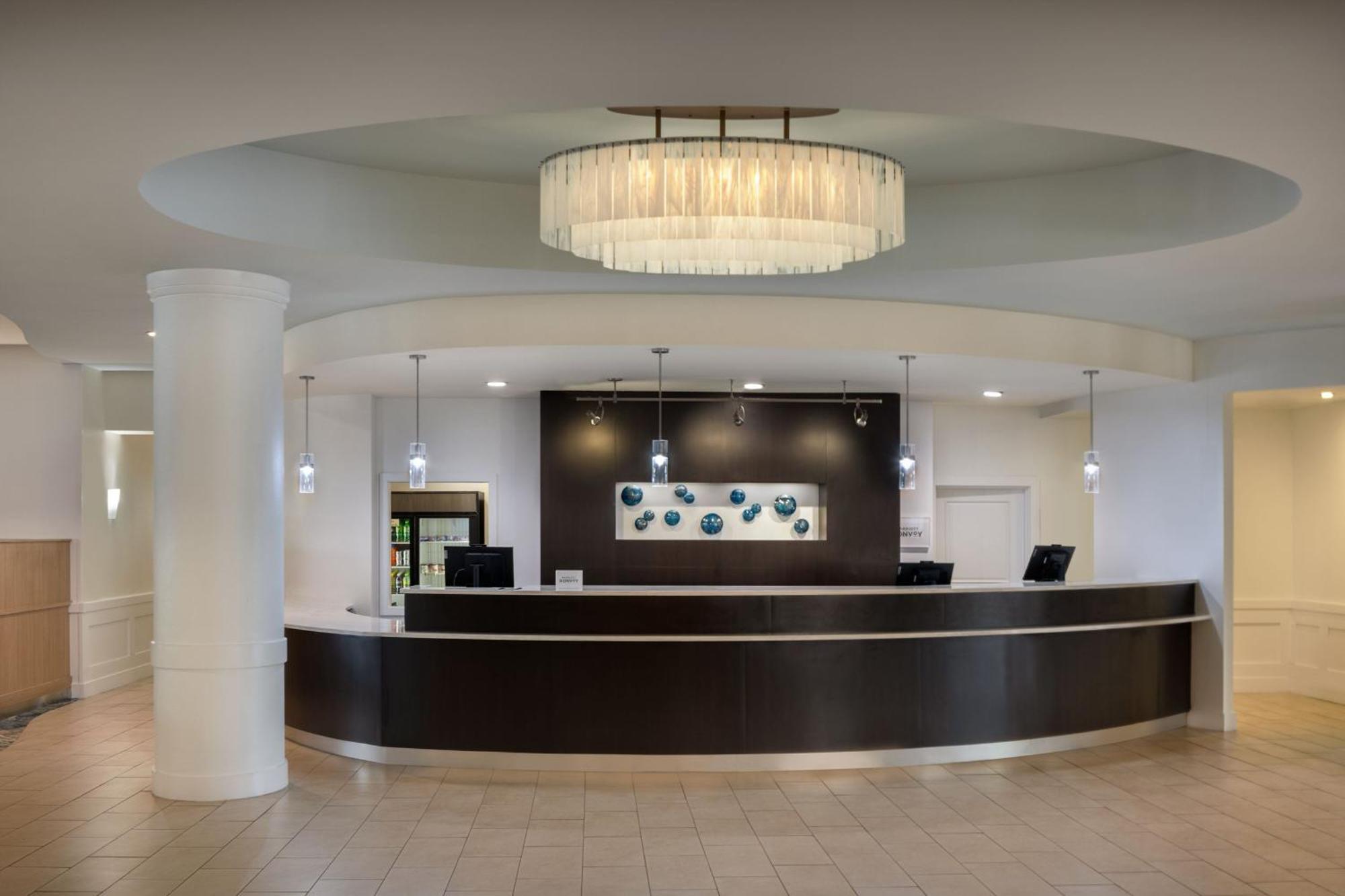 Courtyard By Marriott Sandestin At Grand Boulevard Мирамар Бийч Екстериор снимка