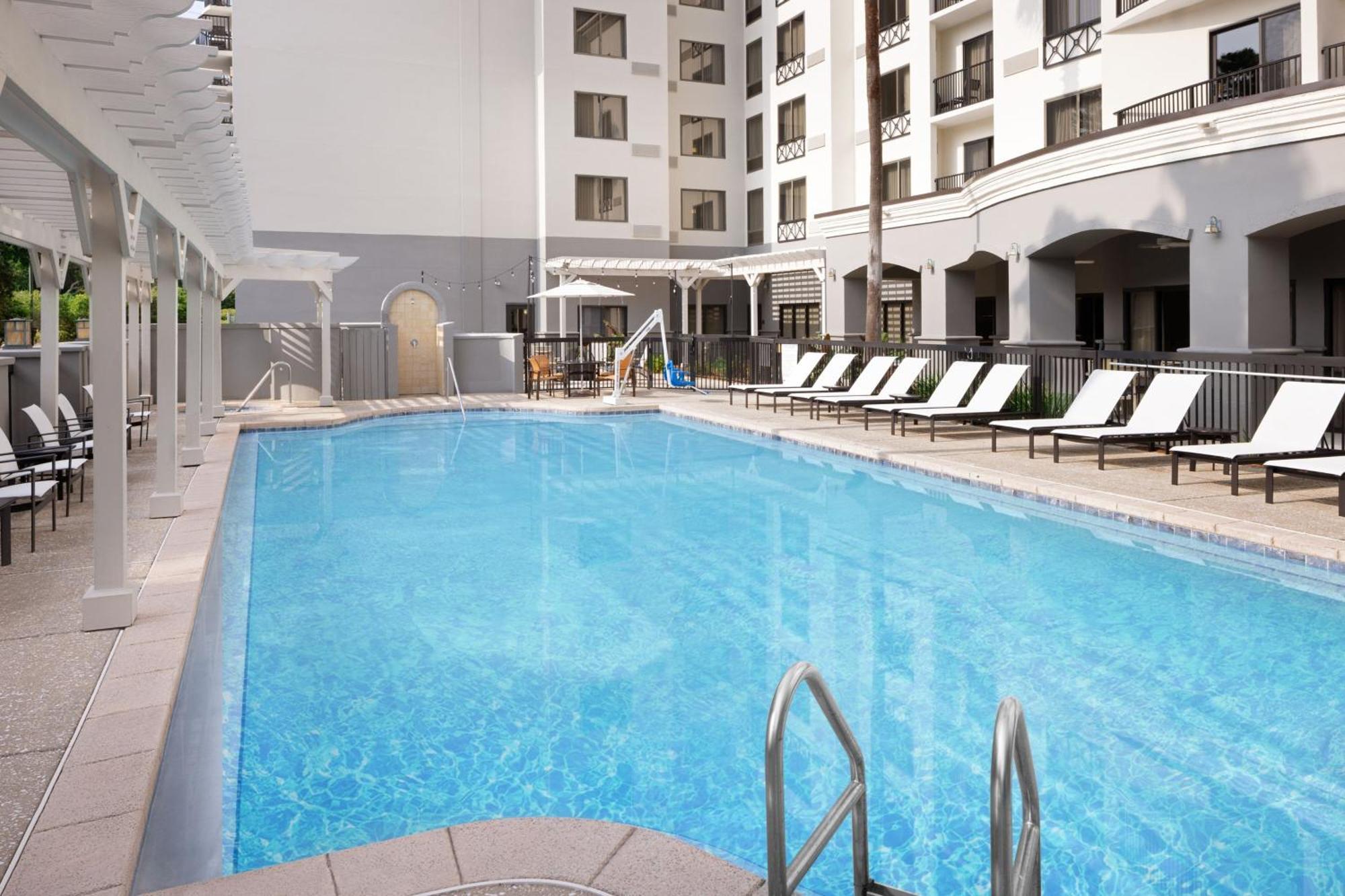 Courtyard By Marriott Sandestin At Grand Boulevard Мирамар Бийч Екстериор снимка