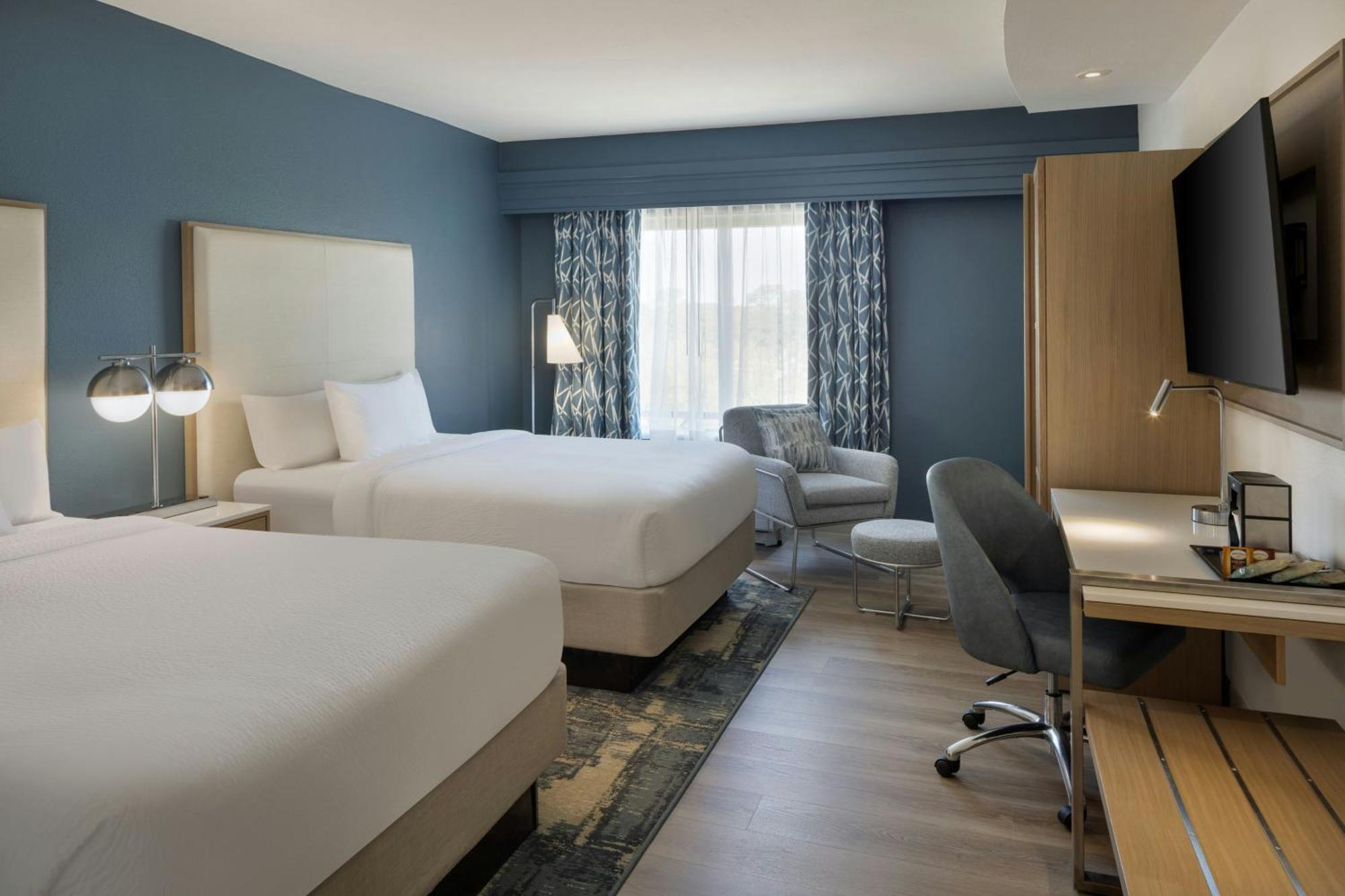 Courtyard By Marriott Sandestin At Grand Boulevard Мирамар Бийч Екстериор снимка