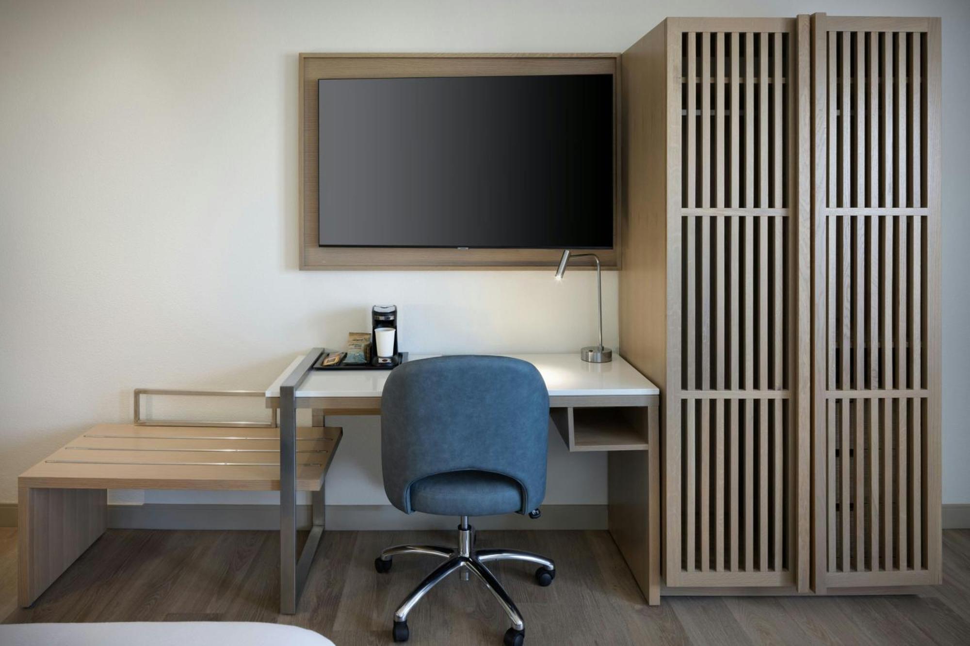 Courtyard By Marriott Sandestin At Grand Boulevard Мирамар Бийч Екстериор снимка