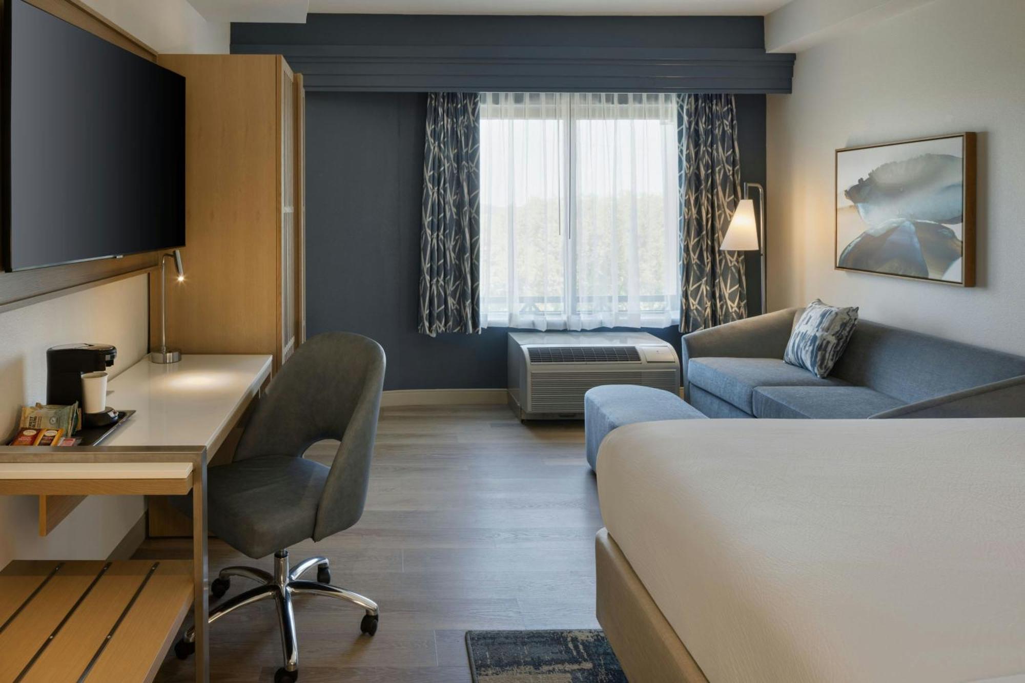 Courtyard By Marriott Sandestin At Grand Boulevard Мирамар Бийч Екстериор снимка