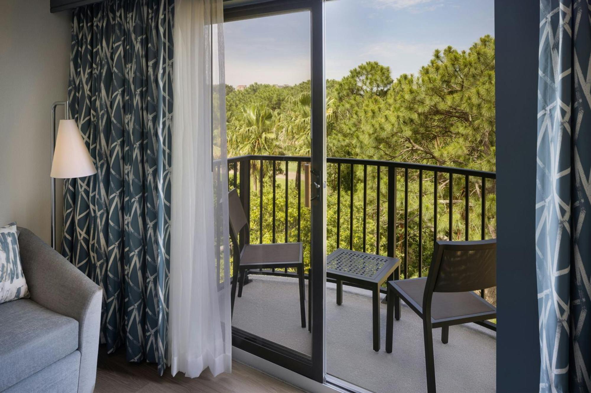Courtyard By Marriott Sandestin At Grand Boulevard Мирамар Бийч Екстериор снимка
