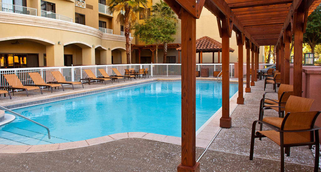 Courtyard By Marriott Sandestin At Grand Boulevard Мирамар Бийч Екстериор снимка